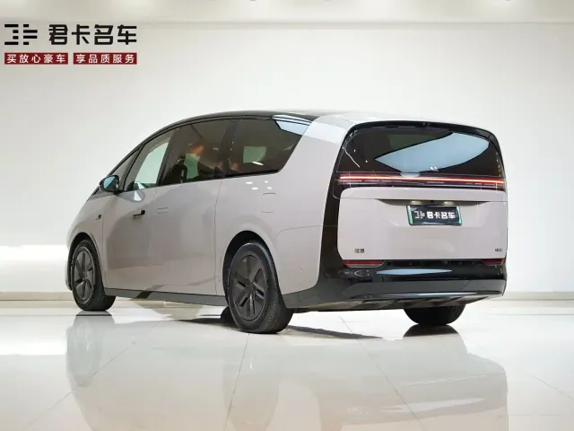 Li Auto MEGA — Фото автомобиля 5