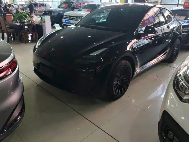 Фотография автомобиля — Tesla Model Y