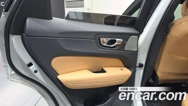 Volvo XC60 2nd Gen — Фото автомобиля 14