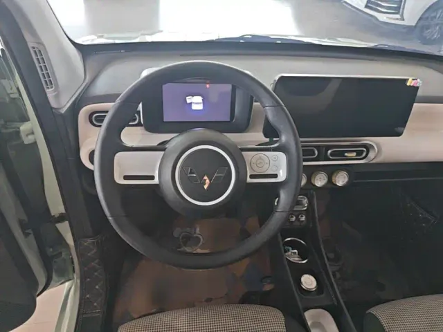 Wuling Hongguang Mini EV — Фото автомобиля 10