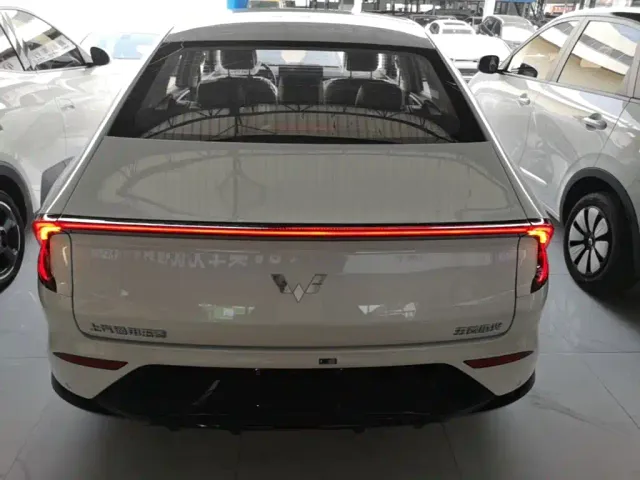 Wuling Starlight — Фото автомобиля 5