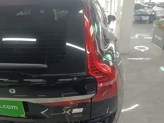 Volvo XC60 — Фото автомобиля 7