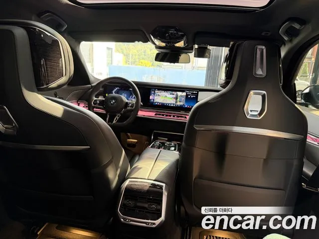 BMW 7 Series G70 — Фото автомобиля 9