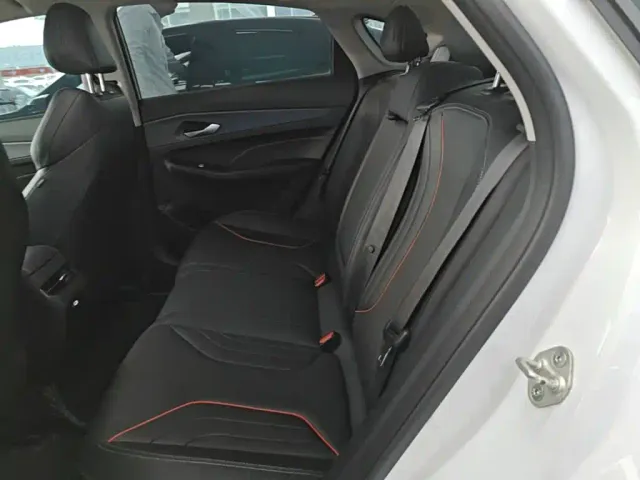 Geely Binrui — Фото автомобиля 16
