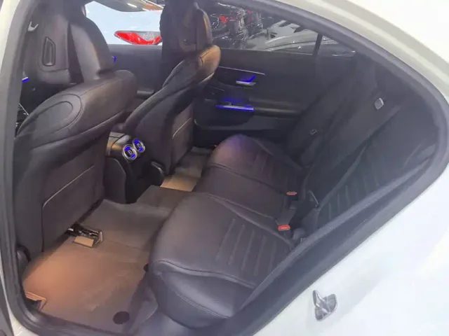 Mercedes-Benz C-Class — Фото автомобиля 16