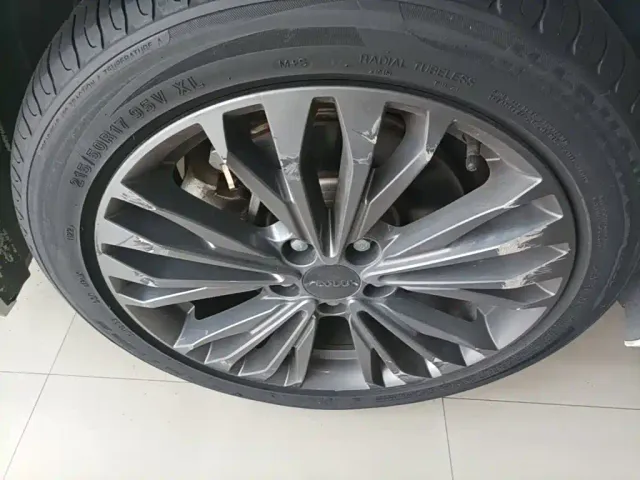 Dongfeng Yixuan MAX — Фото автомобиля 24