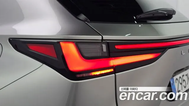 Lexus NX — Фото автомобиля 21