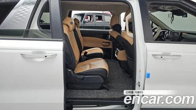 Kia Canival Carnival 4 поколение Дизель 9 мест Prestige — Фото автомобиля 12
