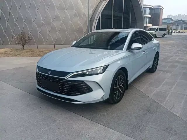 Фотография автомобиля — BYD Qin L