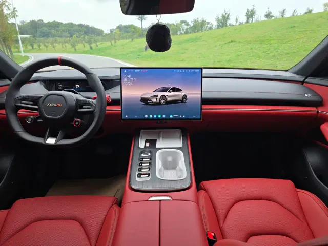 Xiaomi SU7 — Фото автомобиля 8