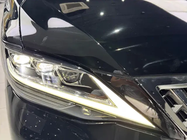Lexus LM — Фото автомобиля 12