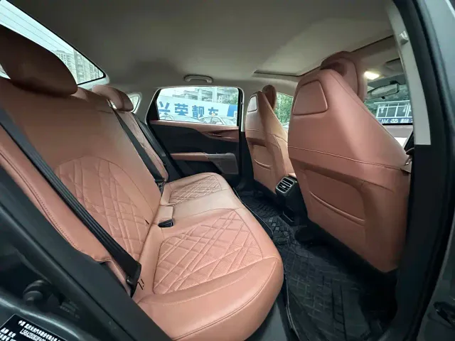 Changan Qiyuan A05 — Фото автомобиля 18
