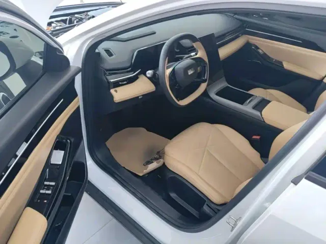 Geely Galaxy L6 — Фото автомобиля 15