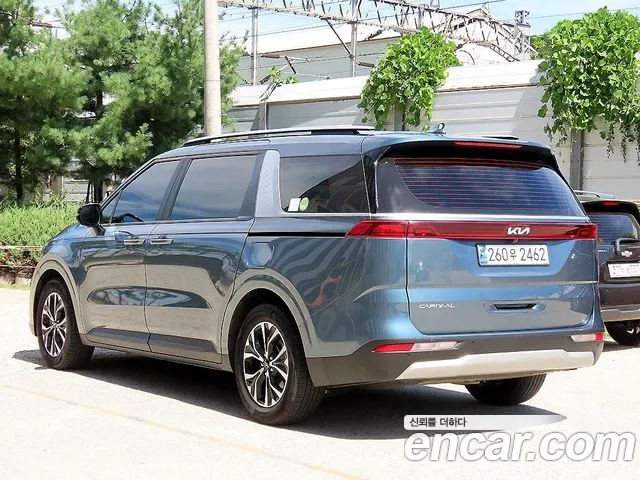 Kia Carnival Generation 4 — Фото автомобиля 3