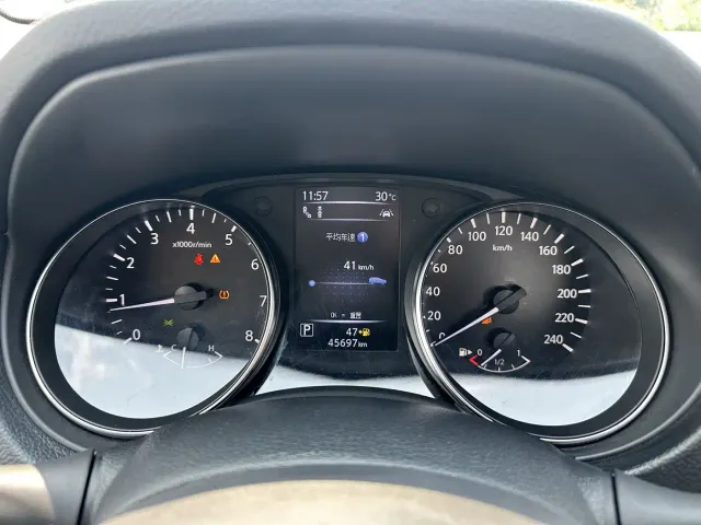 Nissan Qashqai — Фото автомобиля 15