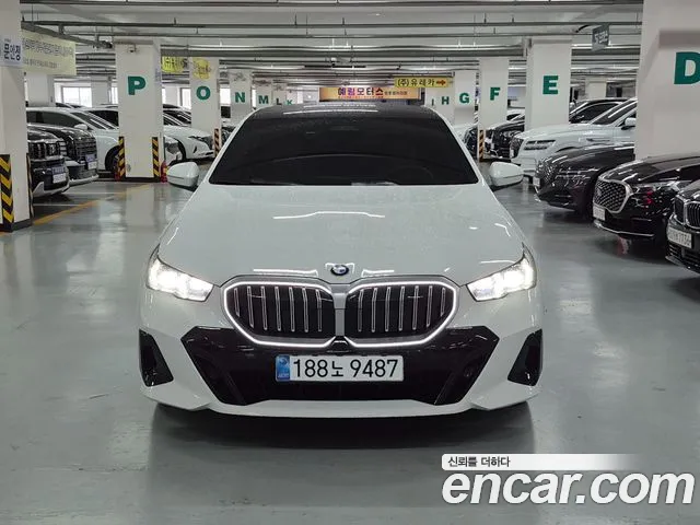 BMW 5 Series — Фото автомобиля 2