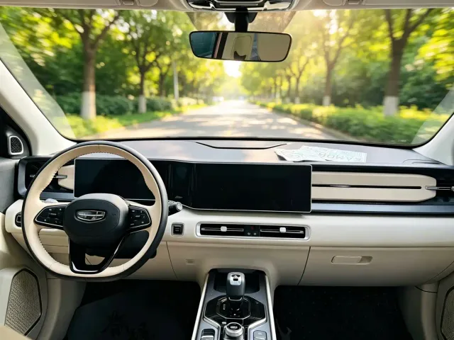 Geely ICON — Фото автомобиля 14