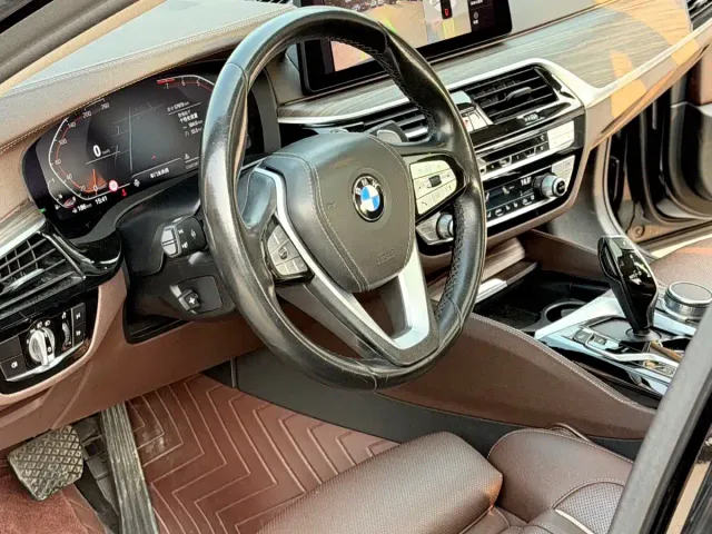 BMW 5 Series — Фото автомобиля 7
