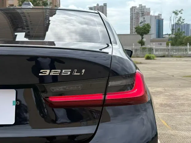 BMW 3 Series — Фото автомобиля 12