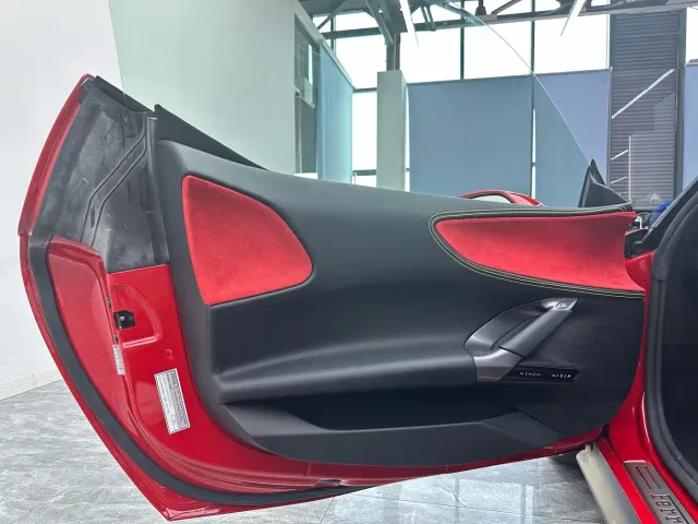 Ferrari SF90 — Фото автомобиля 10