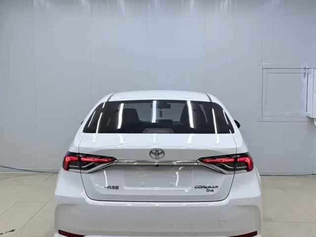 Toyota Corolla — Фото автомобиля 5