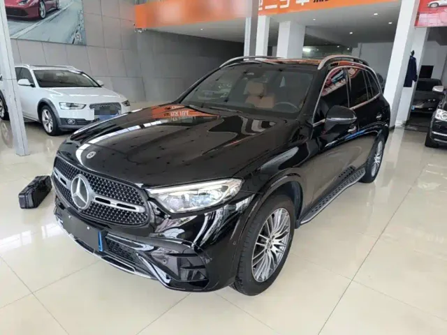 Фотография автомобиля — Mercedes-Benz GLC-Class