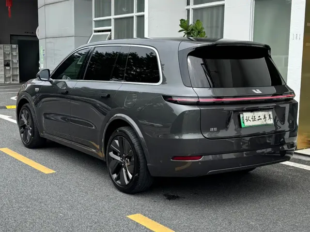 Li Auto L9 — Фото автомобиля 28