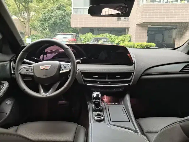Cadillac CT5 — Фото автомобиля 5