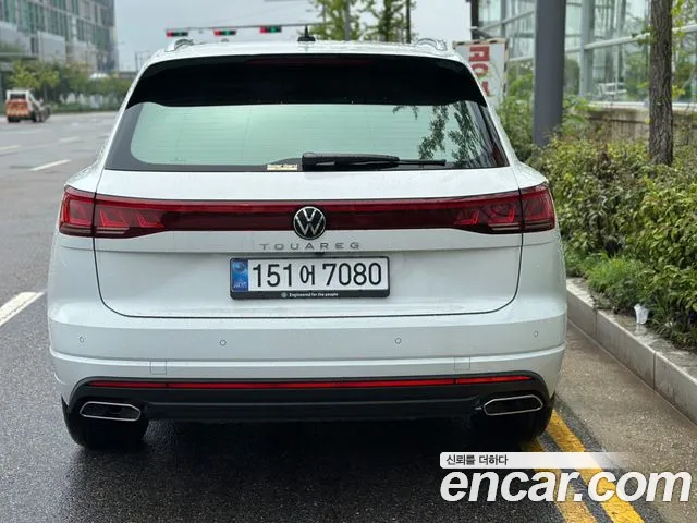Фотография автомобиля — Volkswagen Touareg