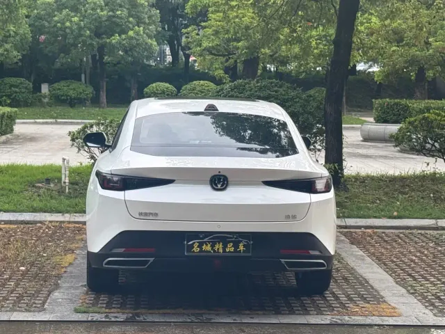 Changan Lamore — Фото автомобиля 10