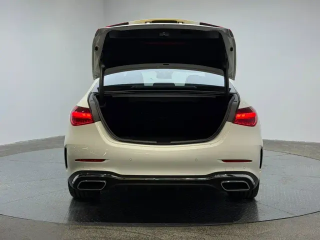 Mercedes-Benz C-Class — Фото автомобиля 7