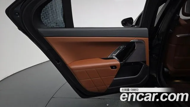 BMW i7 G70 — Фото автомобиля 14