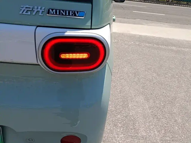 Wuling Hongguang Mini EV — Фото автомобиля 7