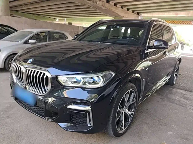 Фотография автомобиля — BMW X5