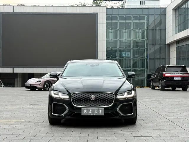 Jaguar XFL — Фото автомобиля 2