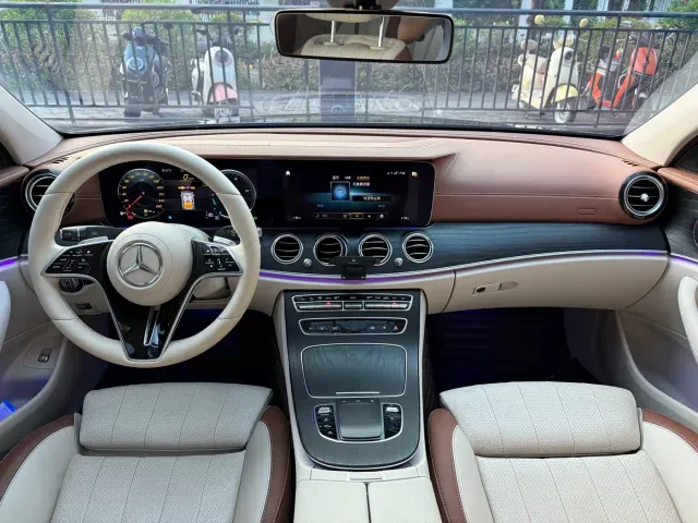 Mercedes-Benz E-Class — Фото автомобиля 10