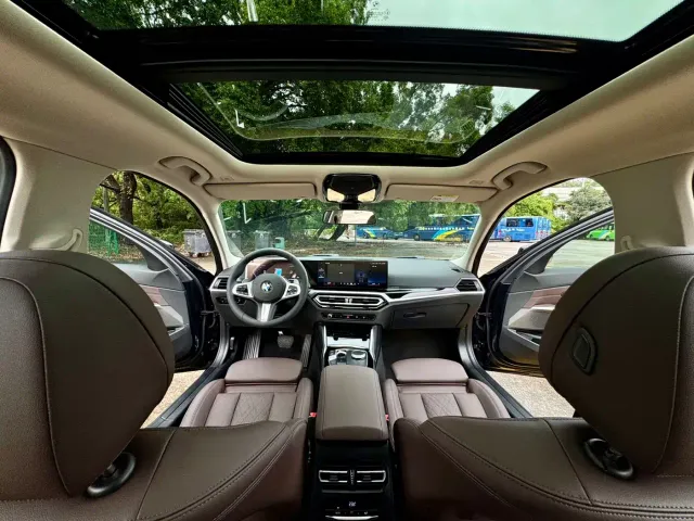 BMW 3 Series — Фото автомобиля 11