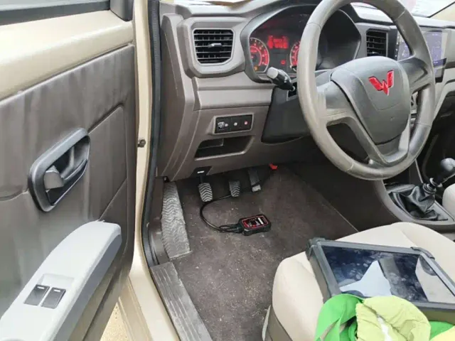 Wuling Hongguang V — Фото автомобиля 15