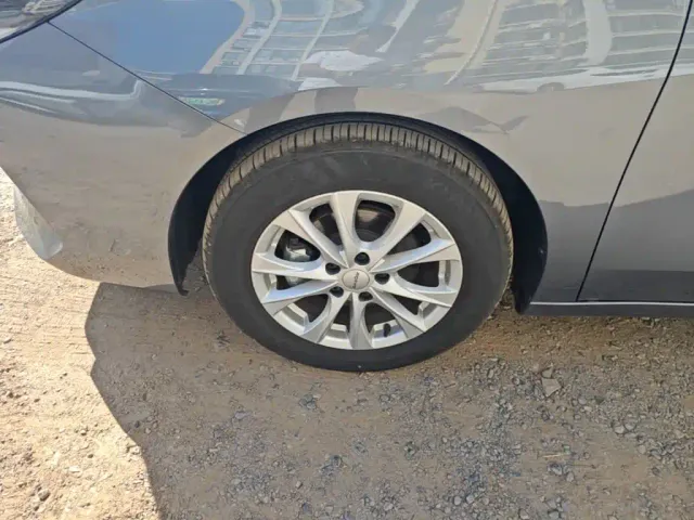 Roewe i5 — Фото автомобиля 22