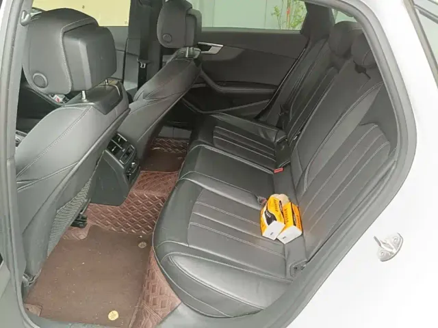 Audi A4L — Фото автомобиля 16