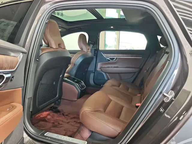 Volvo S90 — Фото автомобиля 13