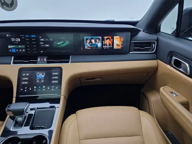 Li Auto ONE — Фото автомобиля 15