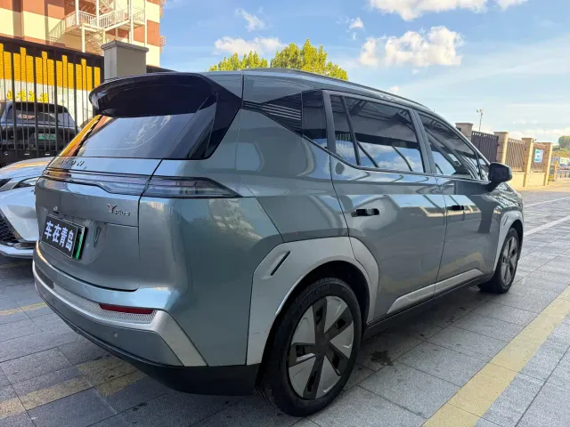 GAC Aion Y — Фото автомобиля 12