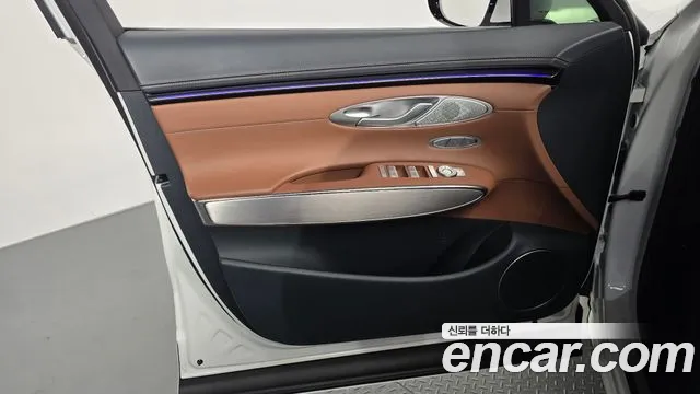 Genesis GV70 2.5T Бензин 2WD — Фото автомобиля 22