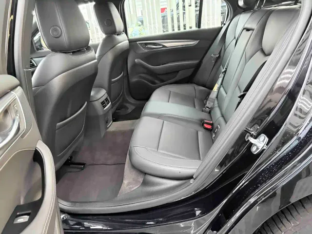 Cadillac CT5 — Фото автомобиля 9