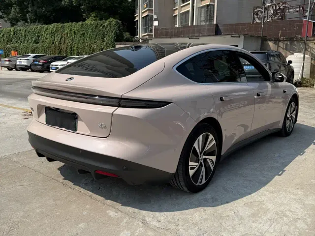 Nio ET5 — Фото автомобиля 15