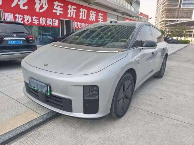 Фотография автомобиля — Li Auto i6