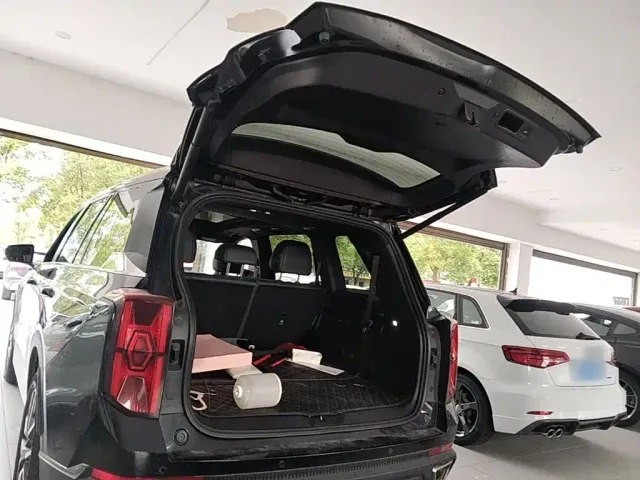 GAC Trumpchi GS8 — Фото автомобиля 18