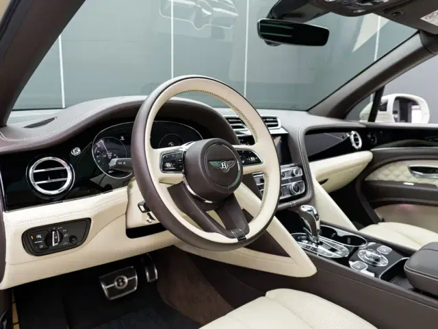 Bentley Bentayga Hybrid — Фото автомобиля 10