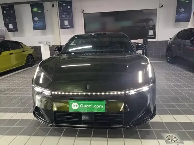 Lynk & Co Lynk & Co 10 EM-P 2025 240 AWD Ultra Sport Edition — Фото автомобиля 2